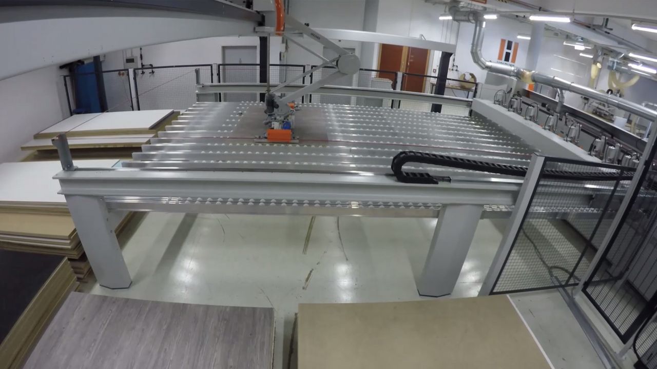 Vídeo de aplicación del almacenamiento de tableros STORE-MASTER 5110 de HOLZ-HER