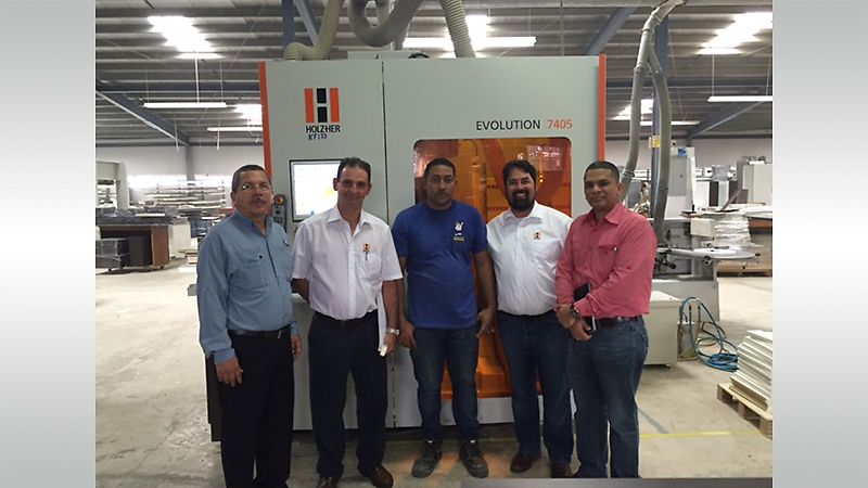 Al curso de crecimiento con la CNC vertical