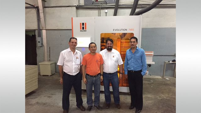 Cliente satisfecho referencia HOLZHER en Panamá con la vertical mecanizado CNC centro EVOLUTION 7405 HOLZ-HER cliente de referencia en Panamá con la CNC vertical EVOLUTION 7405