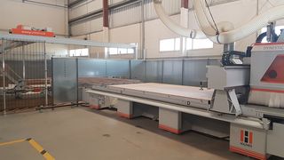 Cliente satisfecho con Nesting, CNC y el mecanizado de cantos de HOLZ-HER Almacenamiento, sierra de tableros, Nesting, CNC y mecanizado de cantos