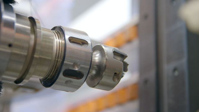 Potente husillo HSK de 6,5 kWl Mecanizado completo en los 4 cantos de la pieza de trabajo y en la superficie