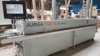 La cortadora de cantos Auriga 1308XL en el cliente de referencia de HOLZHER Riedinger