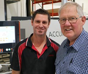 Cliente de referencia de HOLZHER Australia Janper - Encoladora de cantos Accura