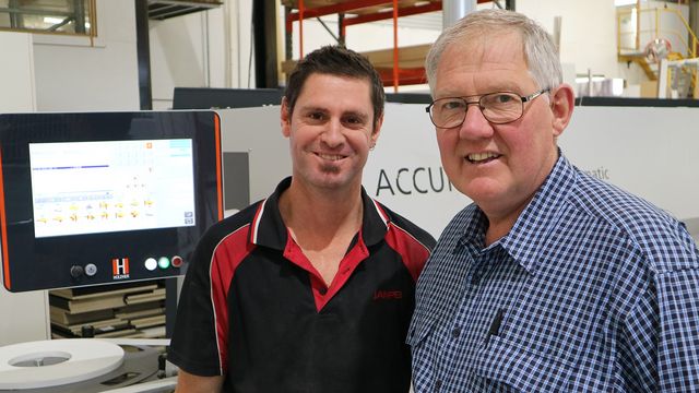 Cliente de referencia de HOLZHER Australia Janper - Encoladora de cantos Accura