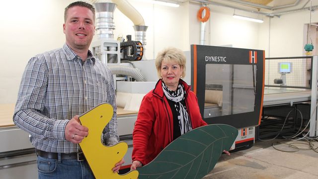 Fresado profesional y preciso del equipo de juegos con la solución CNC de anidado de HOLZHER: inmejorable en combinación con un sistema automático de almacenamiento de placas Muy satisfecho con la combinación de almacenamiento de placas CNC Nesting en producción: la referencia Spielgeräte Sauerland