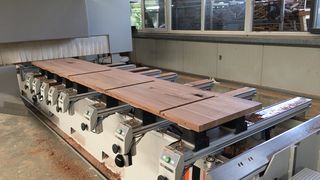 El centro de mecanizado CNC Pro-Master 7225 en el cliente de referencia de HOLZHER Riedinger