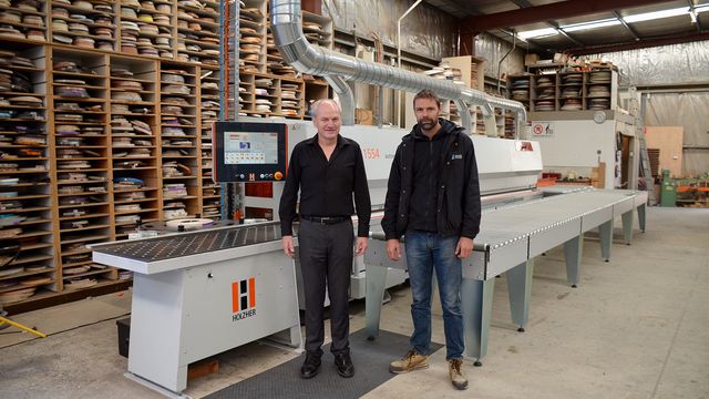 Cliente Walls Bros. HOLZHER Australia con encoladoras de cantos ACCURA y SPRINT Cliente Walls Bros. HOLZHER Australia con encoladoras de cantos ACCURA y SPRINT